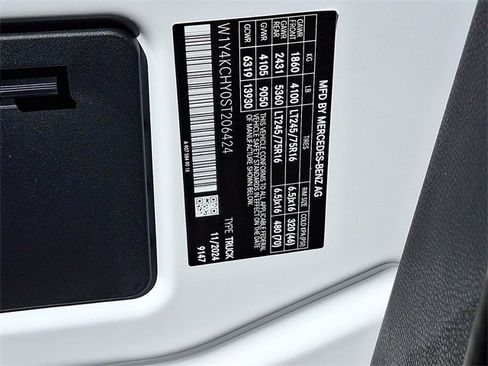 Used 2025 Mercedes-Benz Sprinter 2500 image 27