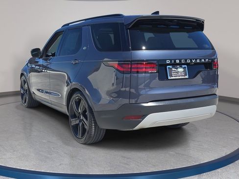 Used 2025 Land Rover Discovery S image 7