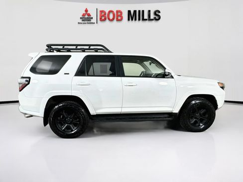 Used 2021 Toyota 4Runner SR5 Premium w/ Moonroof Package AWD/4WD image 8