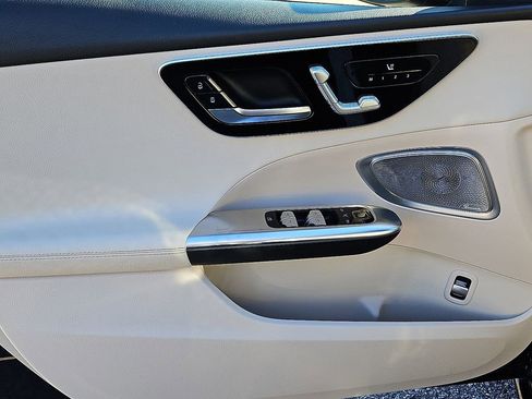 Used 2022 Mercedes-Benz C 300 Sedan image 12