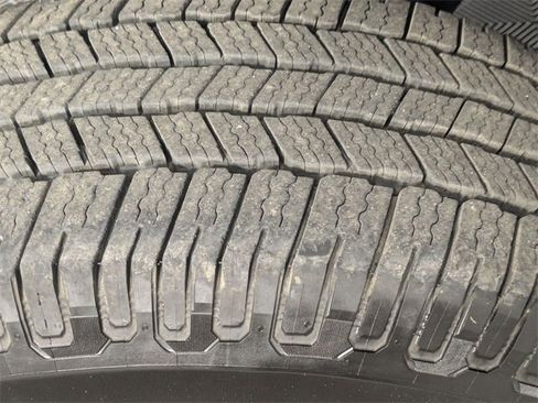 Used 2024 RAM 3500 Tradesman w/ Chrome Appearance Group image 9