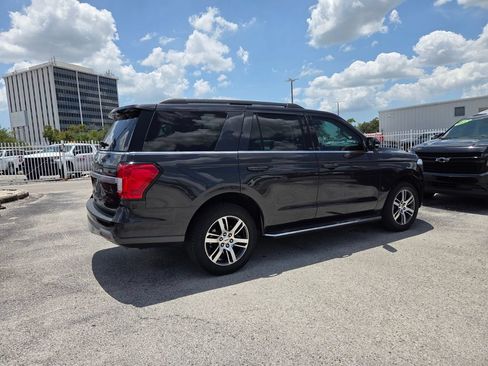 Used 2022 Ford Expedition XLT RWD image 14