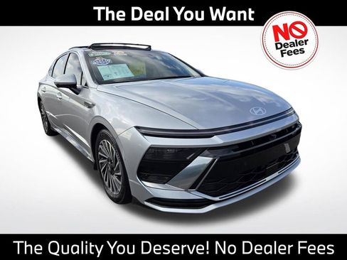 Used 2025 Hyundai Sonata Limited FWD image 1