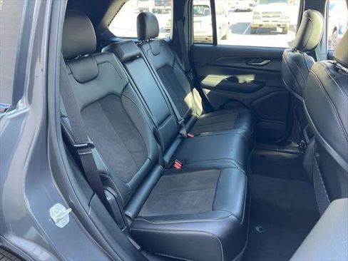 Certified 2024 Jeep Grand Cherokee Altitude image 25