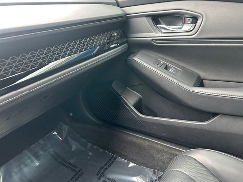 Used 2023 Honda Accord Sport image 15
