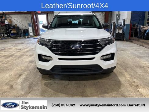 Used 2023 Ford Explorer XLT AWD/4WD image 11