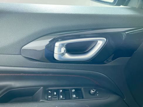 Used 2023 Jeep Compass Trailhawk image 13