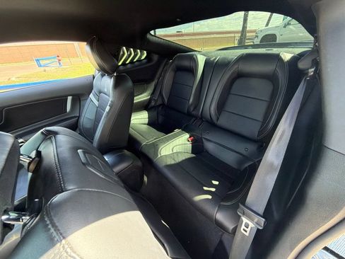 Used 2022 Ford Mustang Shelby GT500 w/ Technology Package RWD image 15