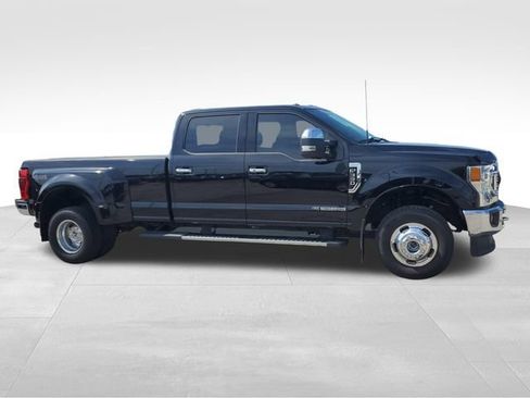 Used 2022 Ford F350 Lariat w/ Lariat Ultimate Package AWD/4WD image 3