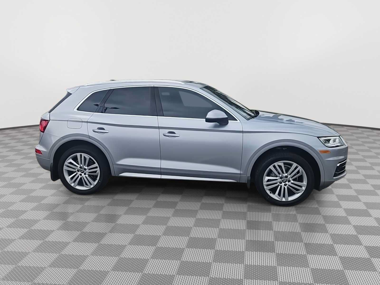 Used 2018 Audi Q5 Prestige w/ Prestige Package AWD/4WD image 9