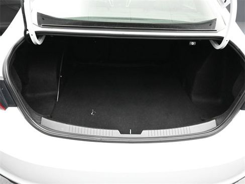 Used 2023 Chevrolet Malibu LT image 18