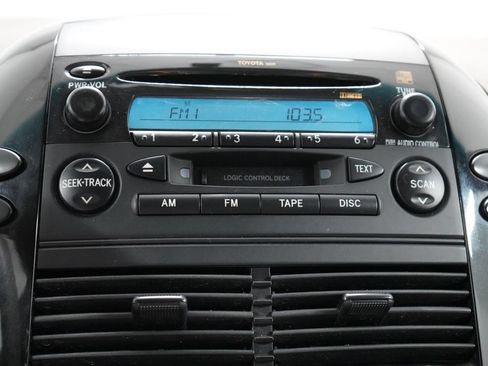 Used 2004 Toyota Sienna LE w/ LE Pkg 1 FWD image 14