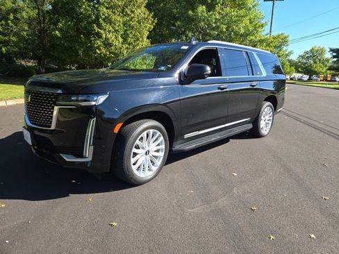 Used 2024 Cadillac Escalade ESV Luxury w/ LPO, Floor Liner Package image 3