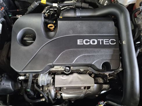 Used 2020 Chevrolet Equinox LS FWD image 18