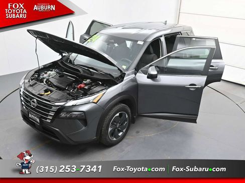 Used 2024 Nissan Rogue SV AWD/4WD image 38