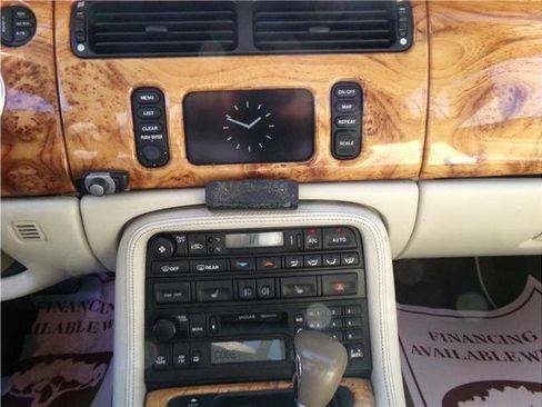 Used 2006 Jaguar XK8 Convertible image 17