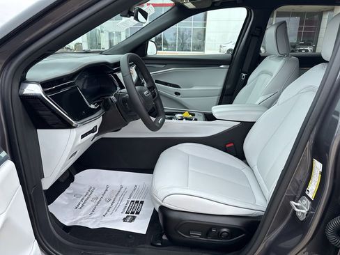 Used 2025 Jeep Wagoneer S Limited AWD/4WD image 7