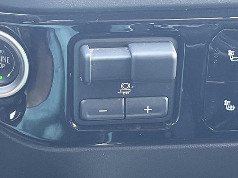 Used 2023 Chevrolet Silverado 1500 LT image 21