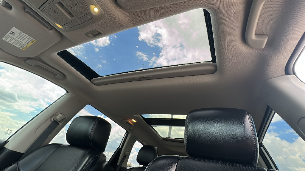 Used 2017 Nissan Pathfinder Platinum w/ Family Entertainment Package FWD image 6