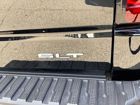 Used 2025 GMC Sierra 1500 SLT image 25