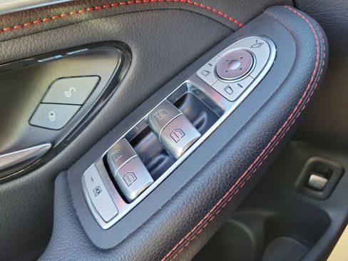 Used 2022 Mercedes-Benz GLC 43 AMG 4MATIC image 23