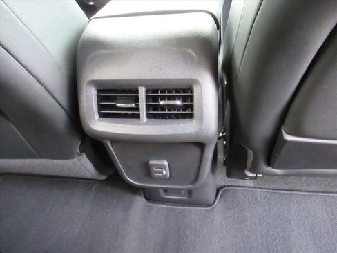 Used 2023 GMC Terrain SLT w/ Tech Package FWD image 34