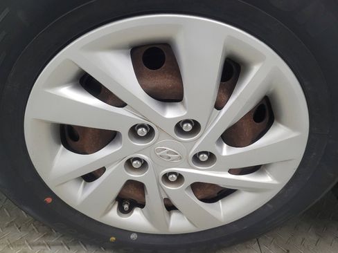 Used 2019 Hyundai Elantra SE FWD image 31