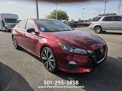 Used 2020 Nissan Altima 2.5 SR FWD image 2