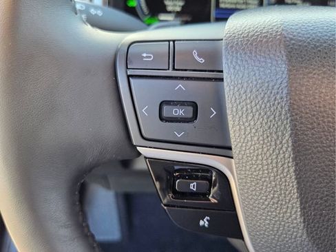 Used 2025 Toyota Camry XSE FWD image 31