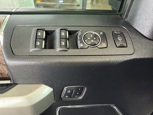 Used 2017 Ford F250 Lariat w/ Lariat Ultimate Package AWD/4WD image 21