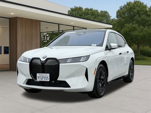 Used 2026 BMW iX xDrive45 w/ Premium Package image 2