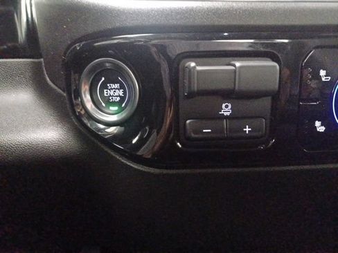 Used 2025 Chevrolet Silverado 1500 LT RWD image 29