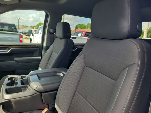 Used 2025 Chevrolet Silverado 1500 LT AWD/4WD image 15