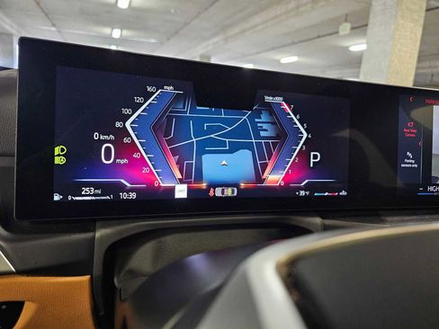 Used 2025 BMW 330i xDrive Sedan w/ M Sport Package image 11