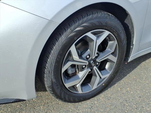 Used 2021 Kia Forte LXS image 8