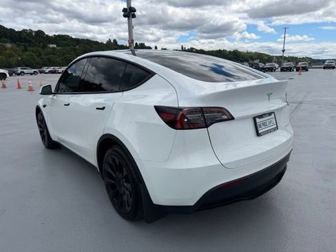 Used 2023 Tesla Model Y Long Range AWD/4WD image 5