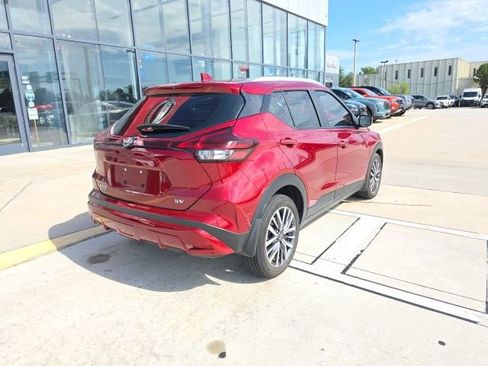 Used 2024 Nissan Kicks SV FWD image 4