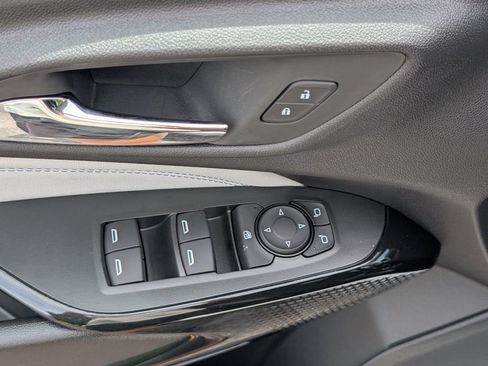 New 2026 Chevrolet Trax LT w/ Sunroof Package FWD image 16