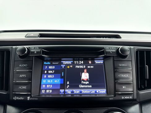 Used 2017 Toyota RAV4 LE FWD image 4