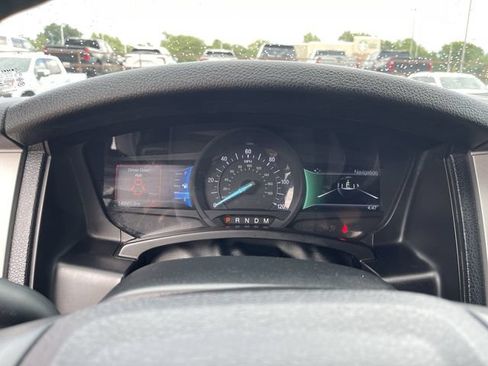Used 2016 Ford Expedition XLT w/ Equipment Group 202A AWD/4WD image 18