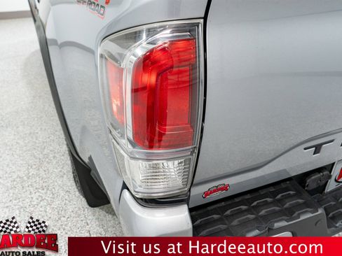 Used 2020 Toyota Tacoma TRD Off-Road w/ Technology Package image 9