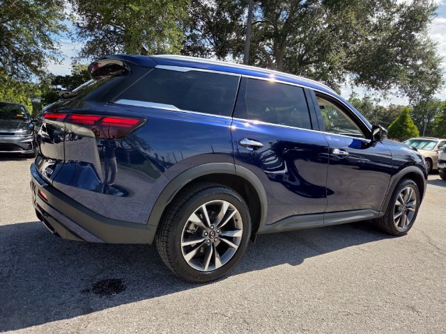 Used 2025 INFINITI QX60 Luxe w/ Vision Package FWD image 7