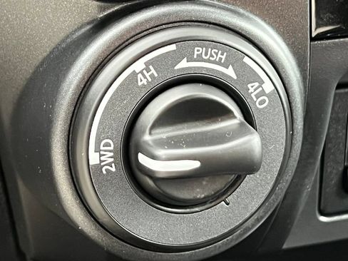 Used 2022 Nissan Titan PRO-4X w/ Pro-4x Convenience Package AWD/4WD image 35