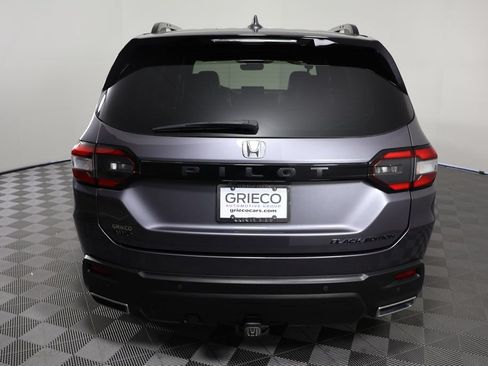Used 2025 Honda Pilot Black Edition image 7