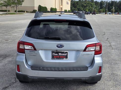 Used 2015 Subaru Outback 2.5i Limited AWD/4WD image 3