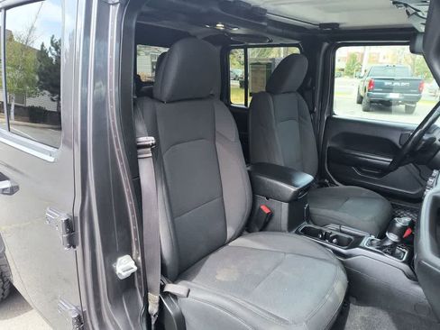 Used 2021 Jeep Gladiator Sport AWD/4WD image 23