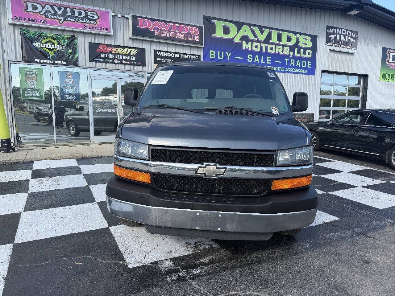 Used 2014 Chevrolet Express 3500 LT w/ LT Preferred Equipment Group RWD image 3