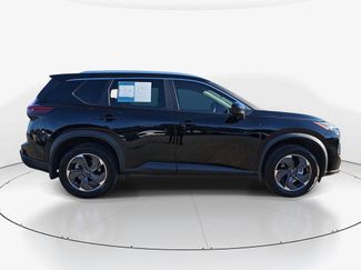 Used 2025 Nissan Rogue SV w/ SV Premium Package video 3