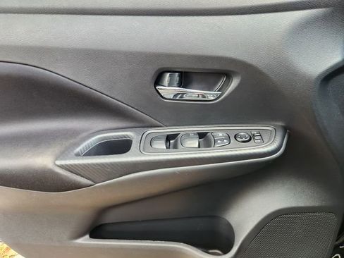 Used 2021 Nissan Versa SV image 17