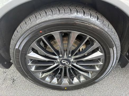 Used 2021 INFINITI QX80 Premium Select w/ All-Season Package RWD image 17